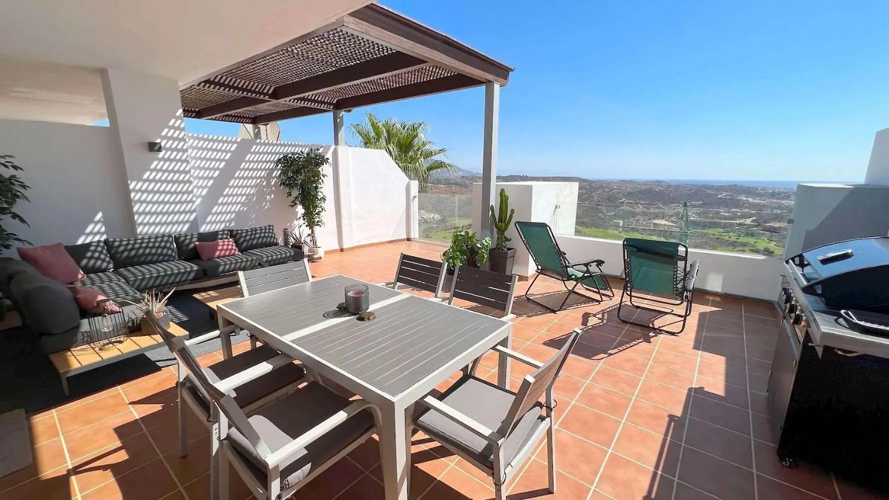 Bohemian-Chic Hideaway With Sun-Drenched Terrace Apartment La Cala De Mijas
