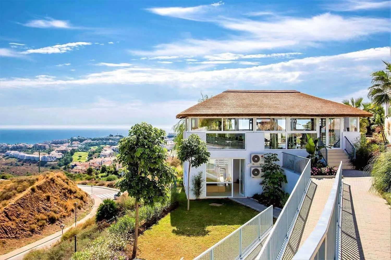 Bohemian-Chic Hideaway With Sun-Drenched Terrace Apartment La Cala De Mijas