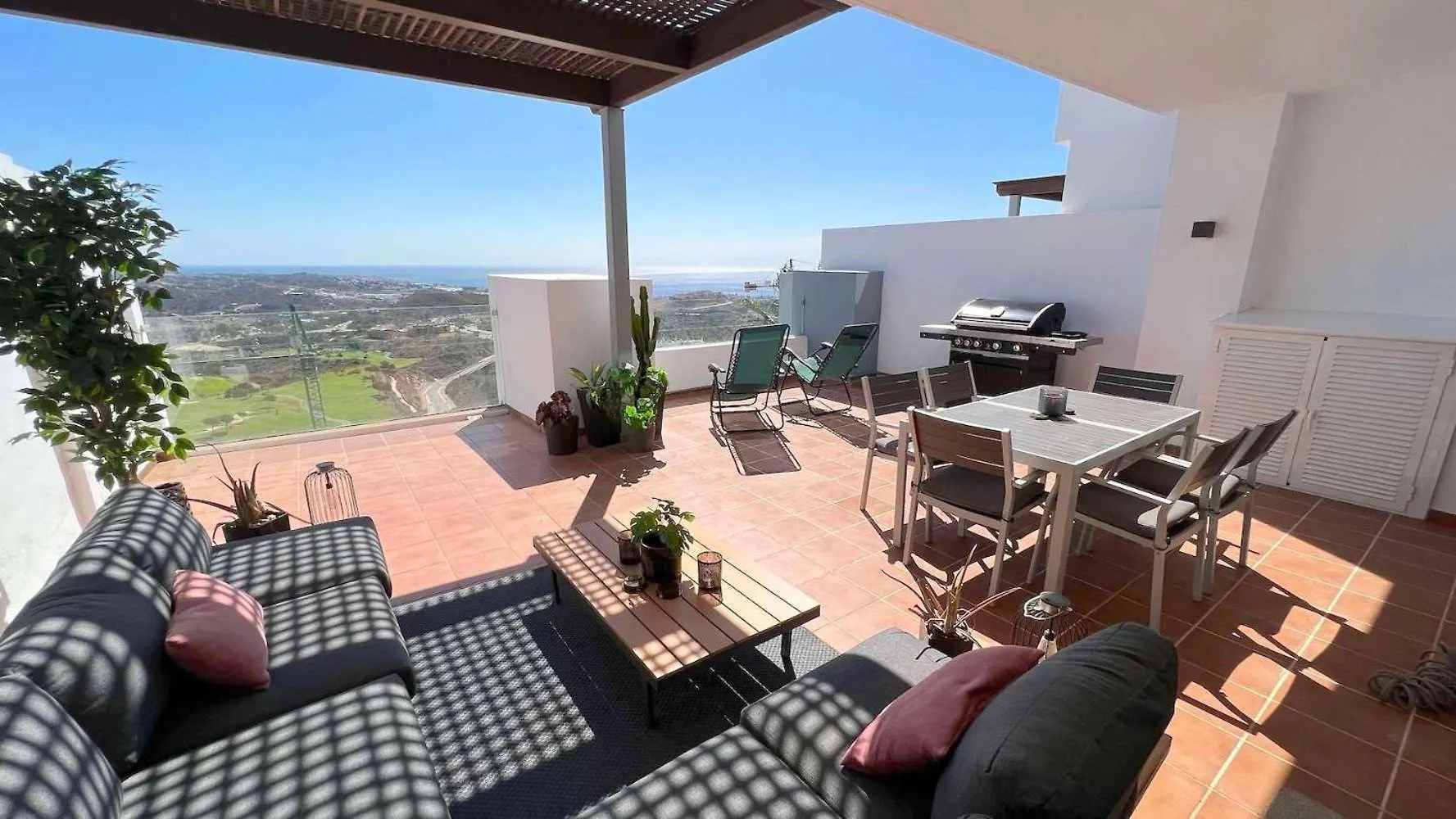 Bohemian-Chic Hideaway With Sun-Drenched Terrace contacts